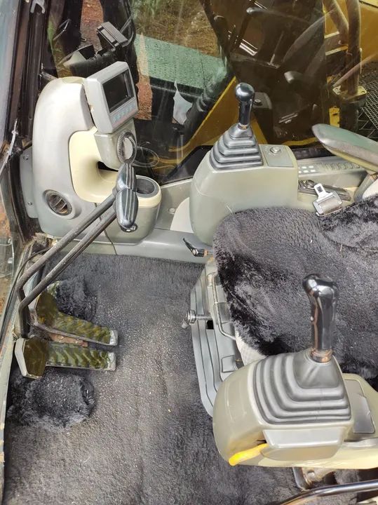 Escavadeira Hidráulica Caterpillar 318D2 - Foto 6