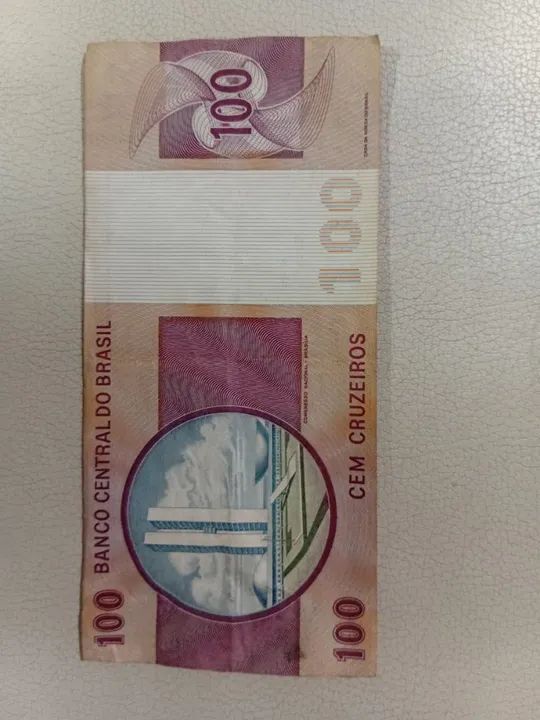 Nota de 100 cruzeiros brasileira - Foto 2