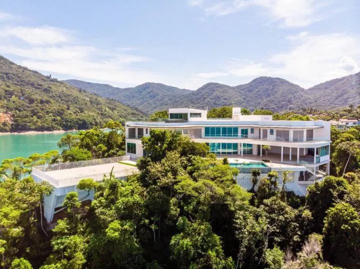 Casa para venda e locação na Península de Santa Rita em Ubatuba - SP.