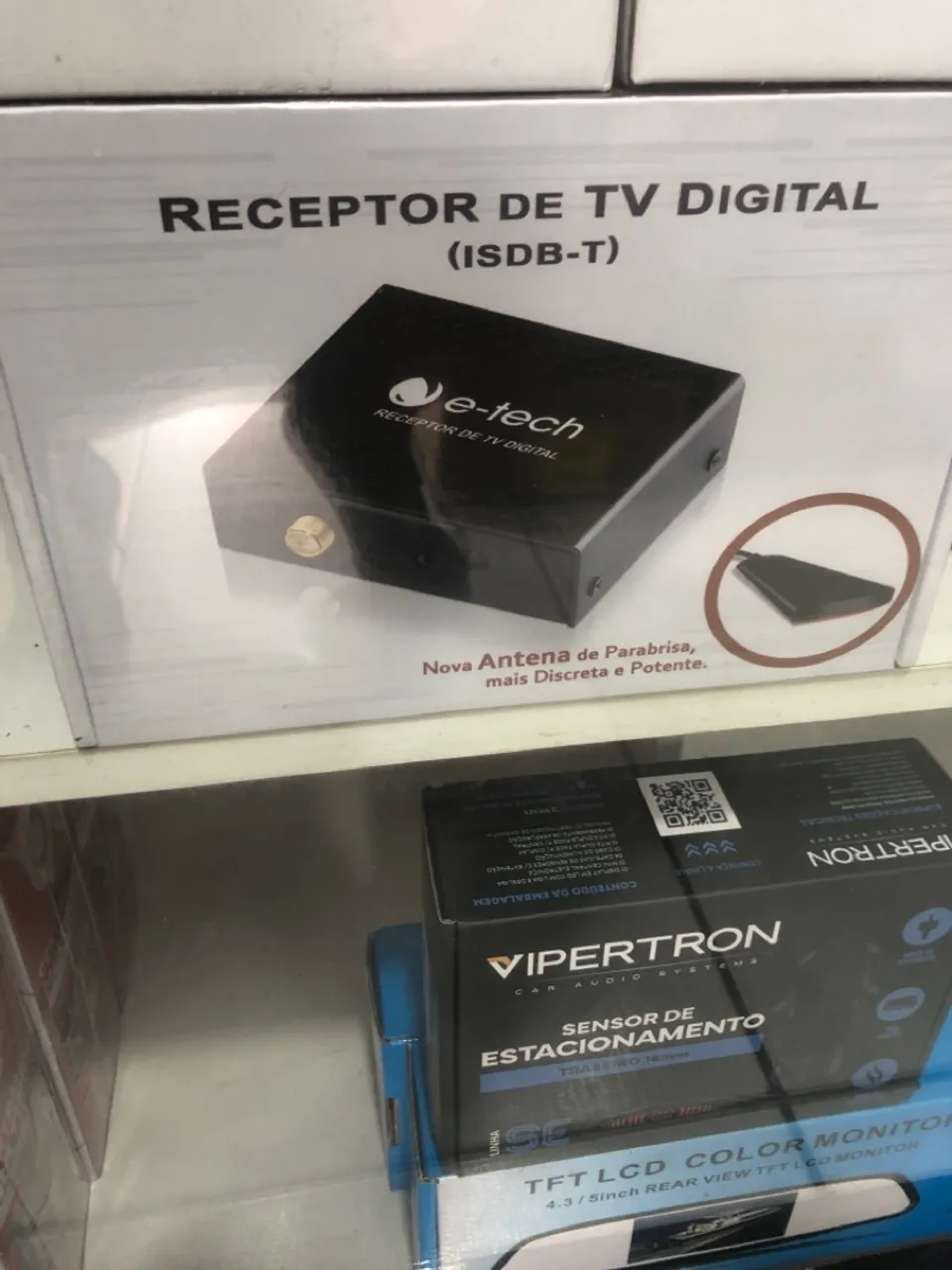 Receptor de TV Digital ISDB-T e Sensor de Estacionamento