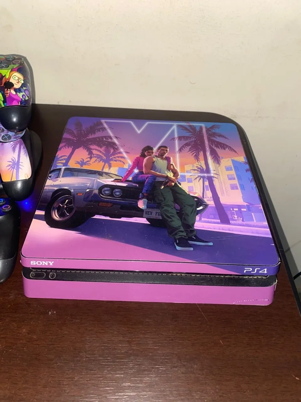 PlayStation 4 Personalizado com Design Retrô