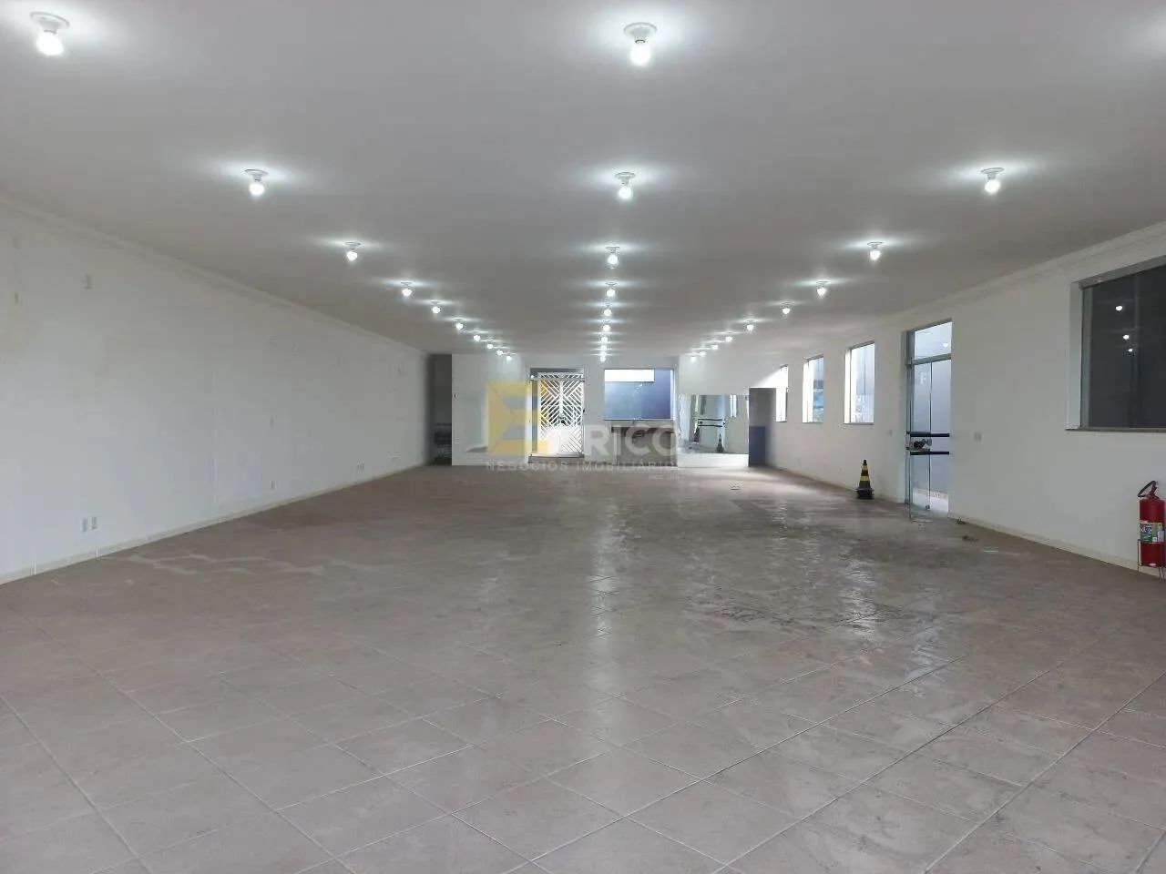 Salão para aluguel no Centro em VÁRZEA PAULISTA/SP - Foto 3