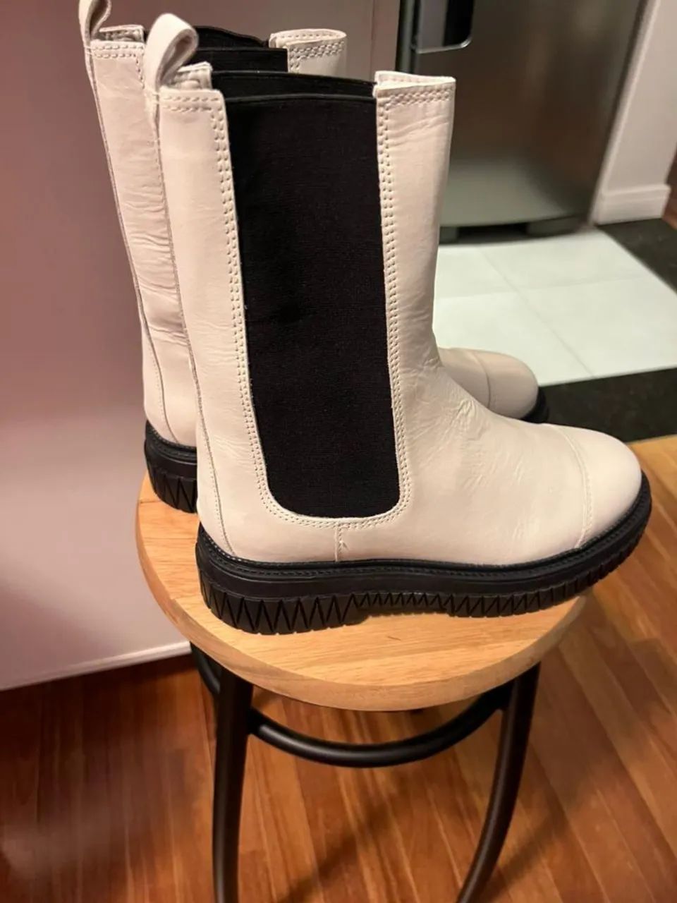 Bota Chelsea Cano Médio Schutz Couro