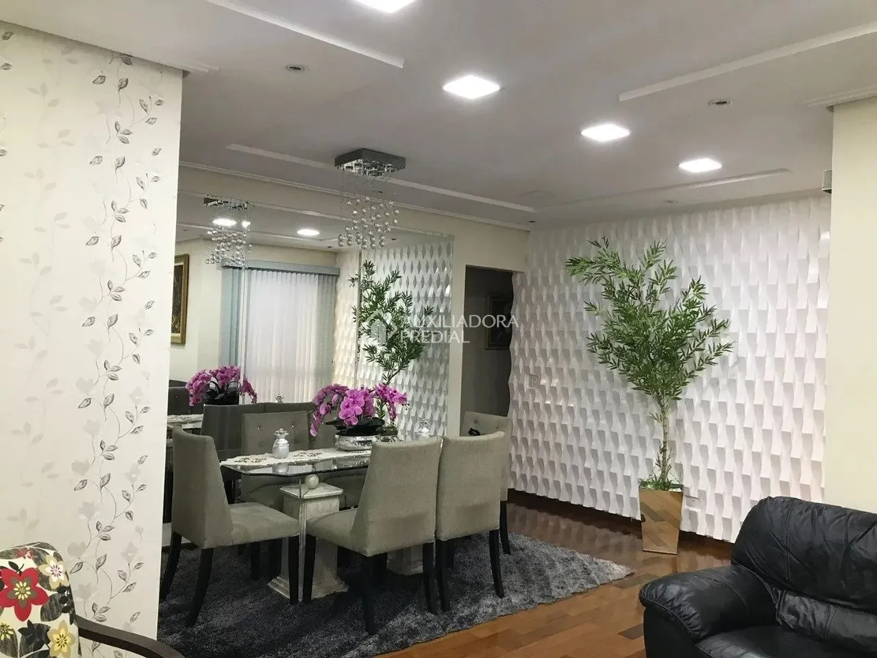 Apartamento à venda no Centro com 122 m² e 3 dormitórios/quartos disponíveis.