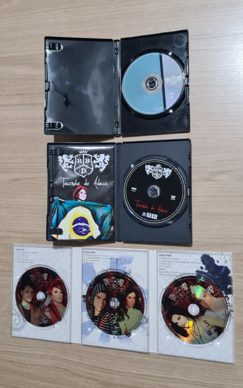 Dvds e figurinhas RBD Rebelde63825096746243123