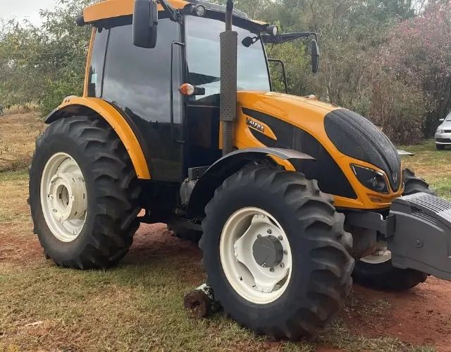 Trator Valtra A114 ano 2021 - Foto 2