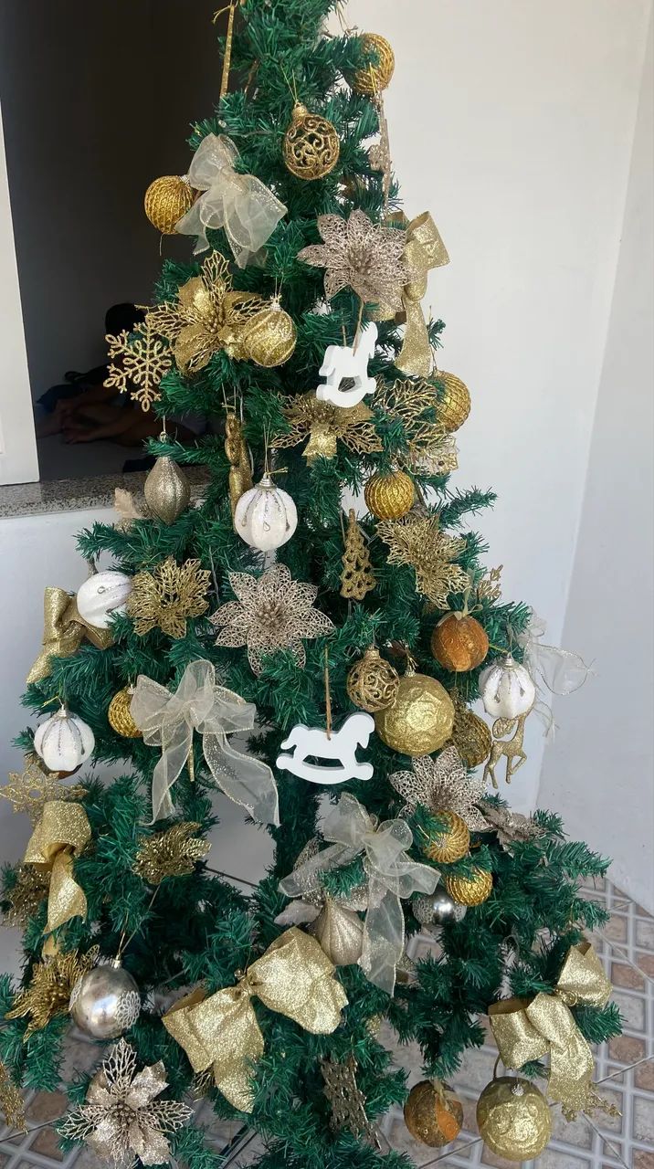 Christmas tree decorated64294093254530120