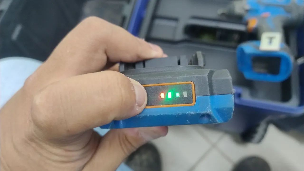 Parafusadeira de Impacto 20V - Foto 2