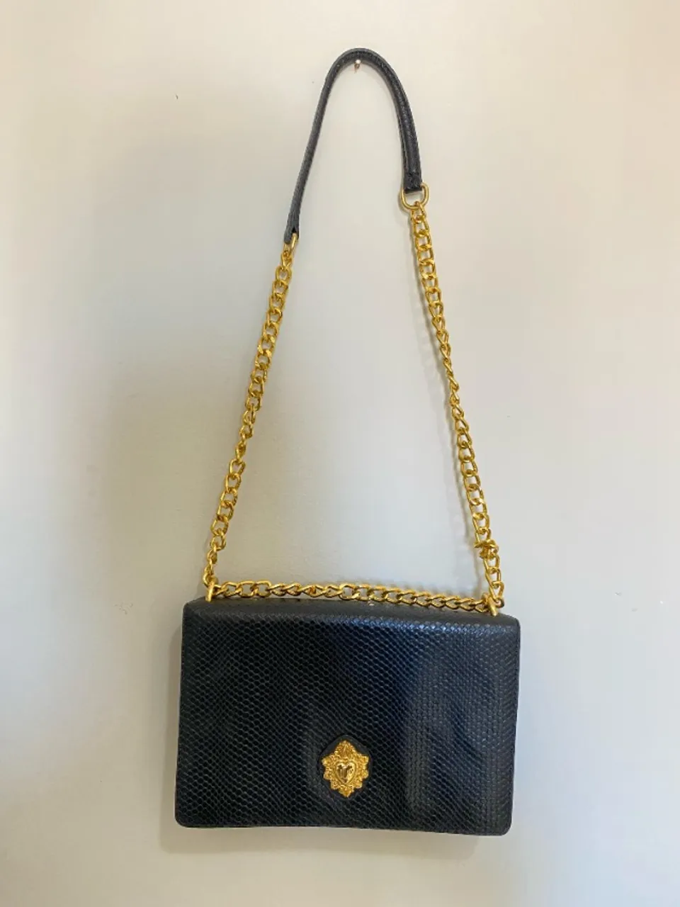 bolsa lança perfume