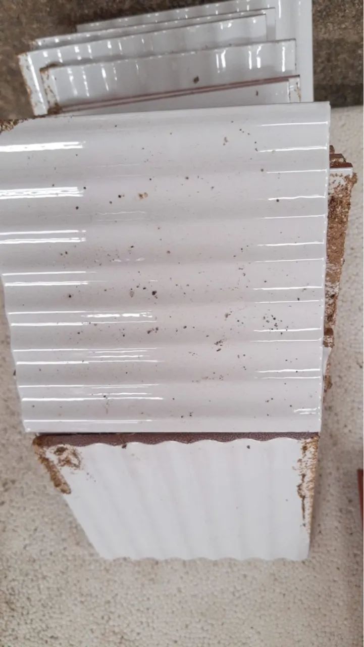 Batedor de tanque Cerâmico Ondulado - Branco