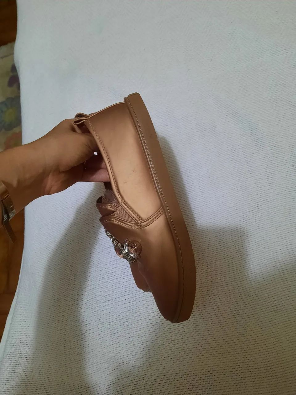 Sapatilha Bronze com Detalhes - Foto 4