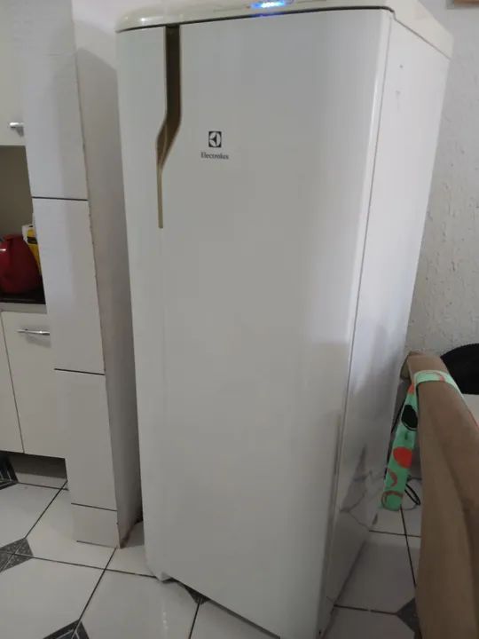 Geladeira Electrolux Branca - 1 Porta frost free  - Foto 4