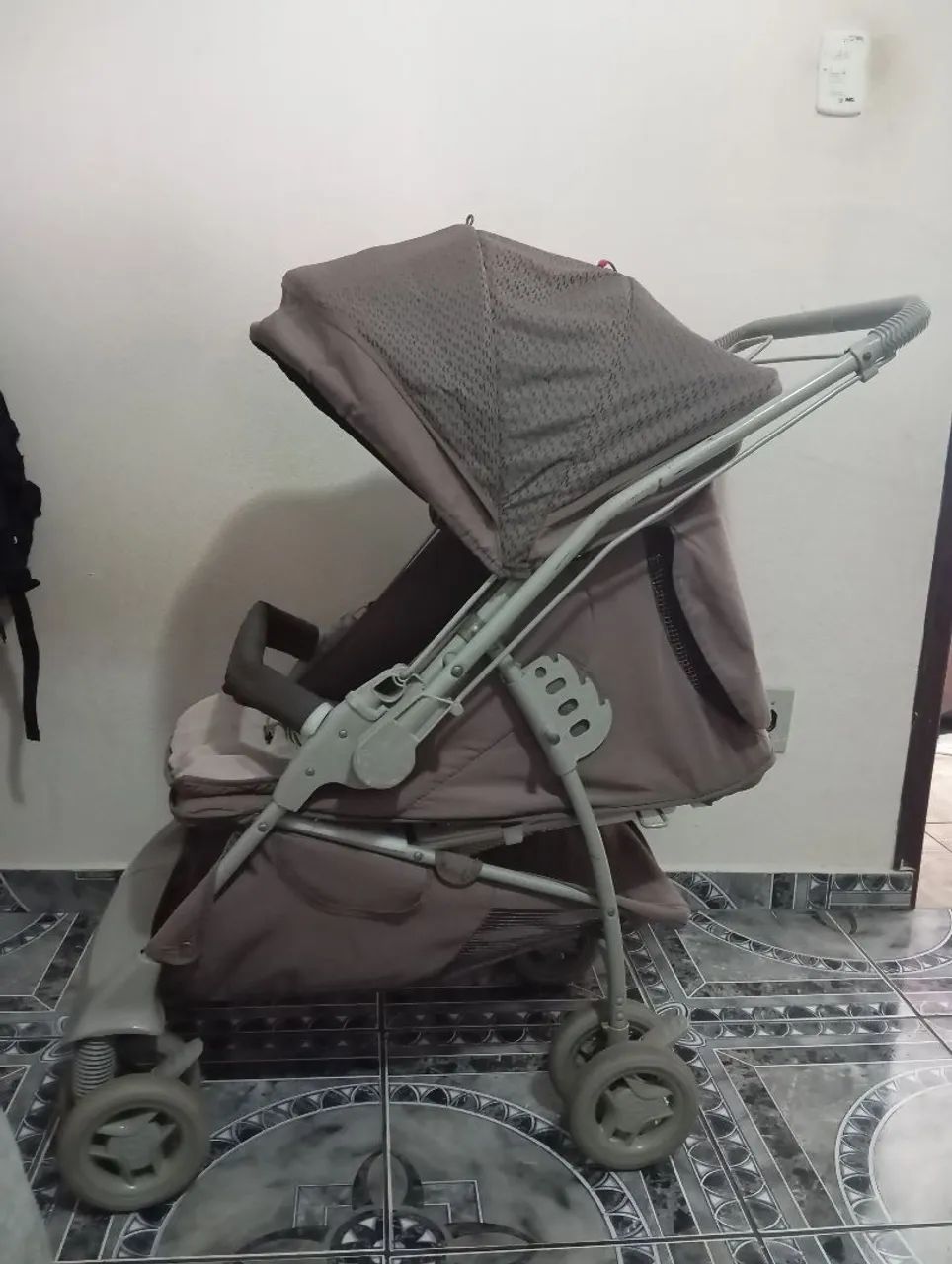 Carrinho de Bebê Compacto e Confortável - Foto 2