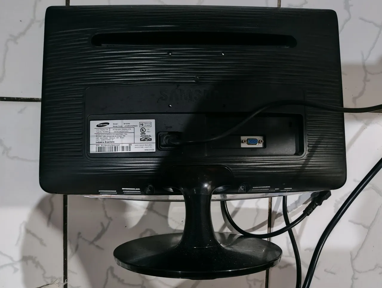 Vendo Monitor Samsung 19 Produto usado.