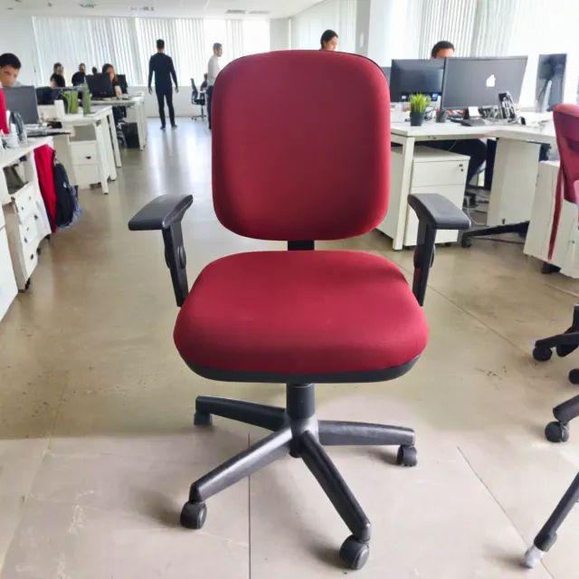 Cadeira Presidente Giratória  - Cavaletti - Foto 3