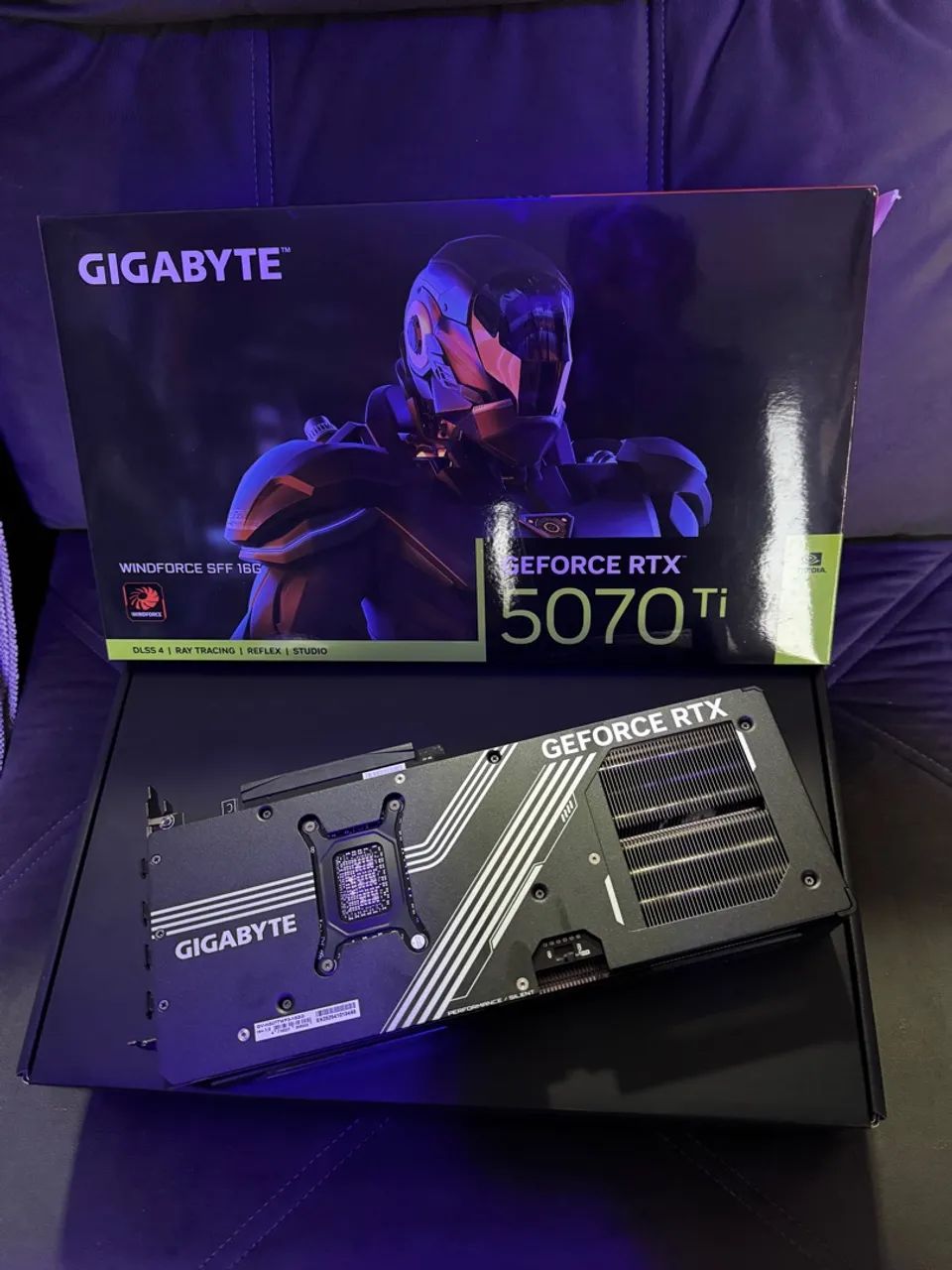 RTX 5070TI GIGABYTE SFF 16GB  - Foto 3