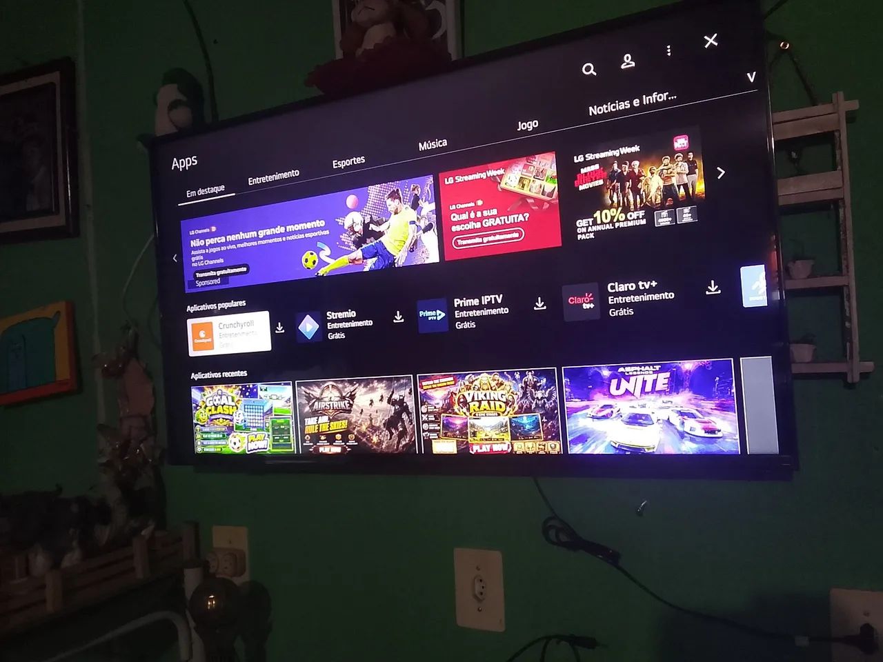 Vendo TV de 43 polegadas smart 4K - Foto 3