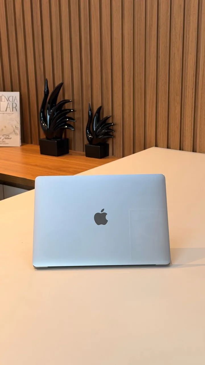 MacBook Pro 2019 com Touch Bar semi novo  - Foto 3