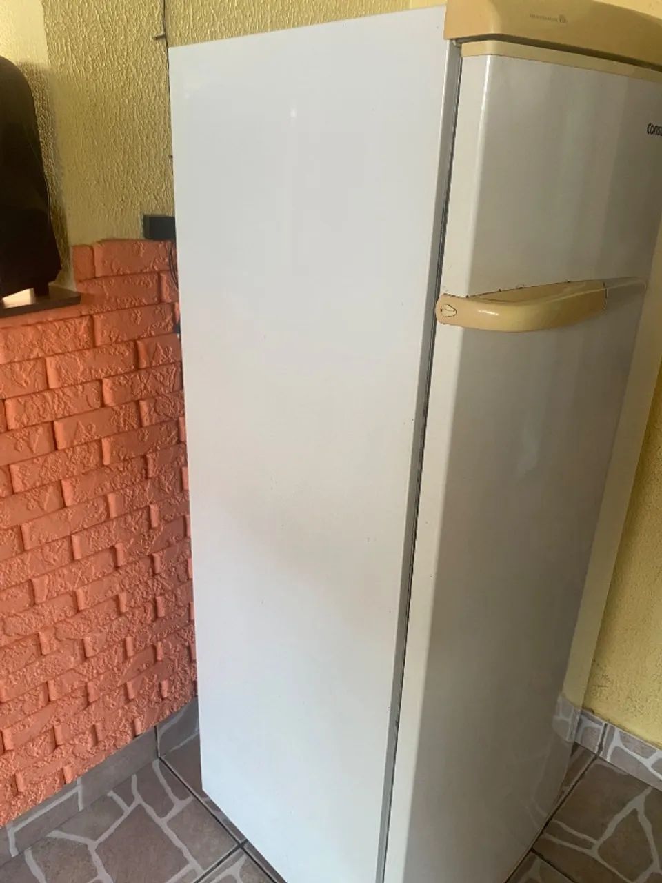 Geladeira usada  em bom estado. - Foto 3