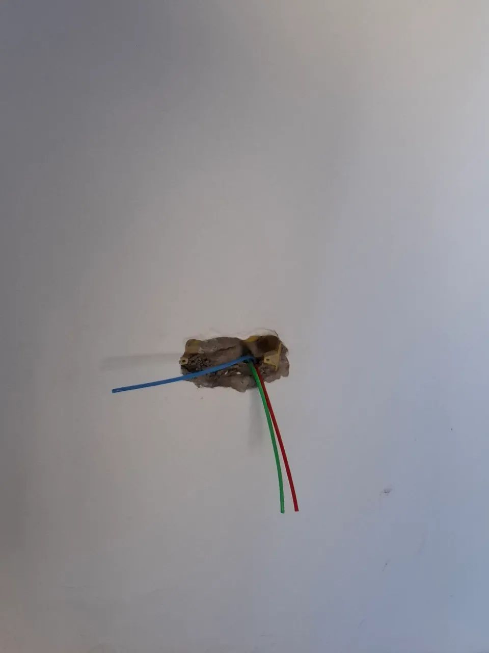 ? Soluções Elétricas com Qualidade e Segurança - Foto 2