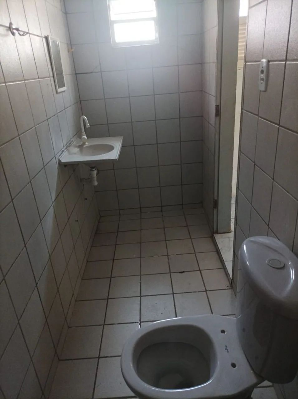 Ótima Casa com Ponto Comercial à Venda no Ernesto Geisel! ?? Localização privilegiada, na  - Foto 4