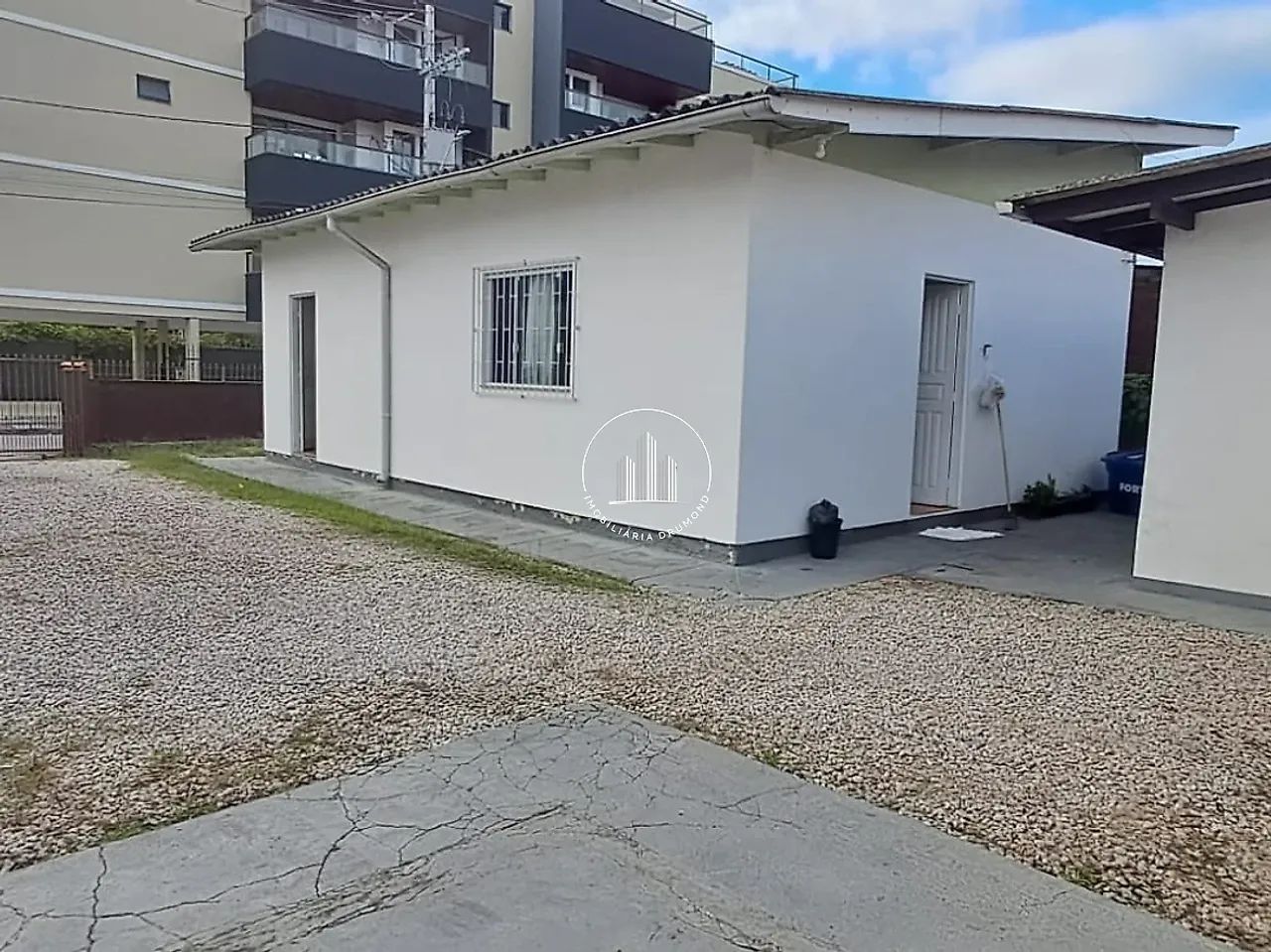 2 CASAS NO MESMO TERRENO - Centro - Foto 4