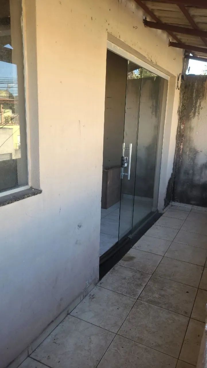 Alugo casa água e luz inclusos - Foto 3