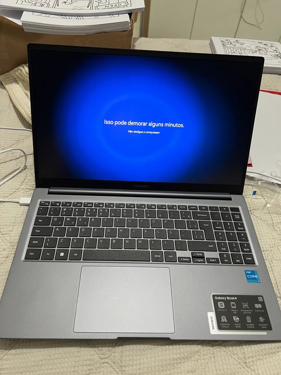 30 ciclos de bateria - Samsung Galaxy Book4 Intel Core i3