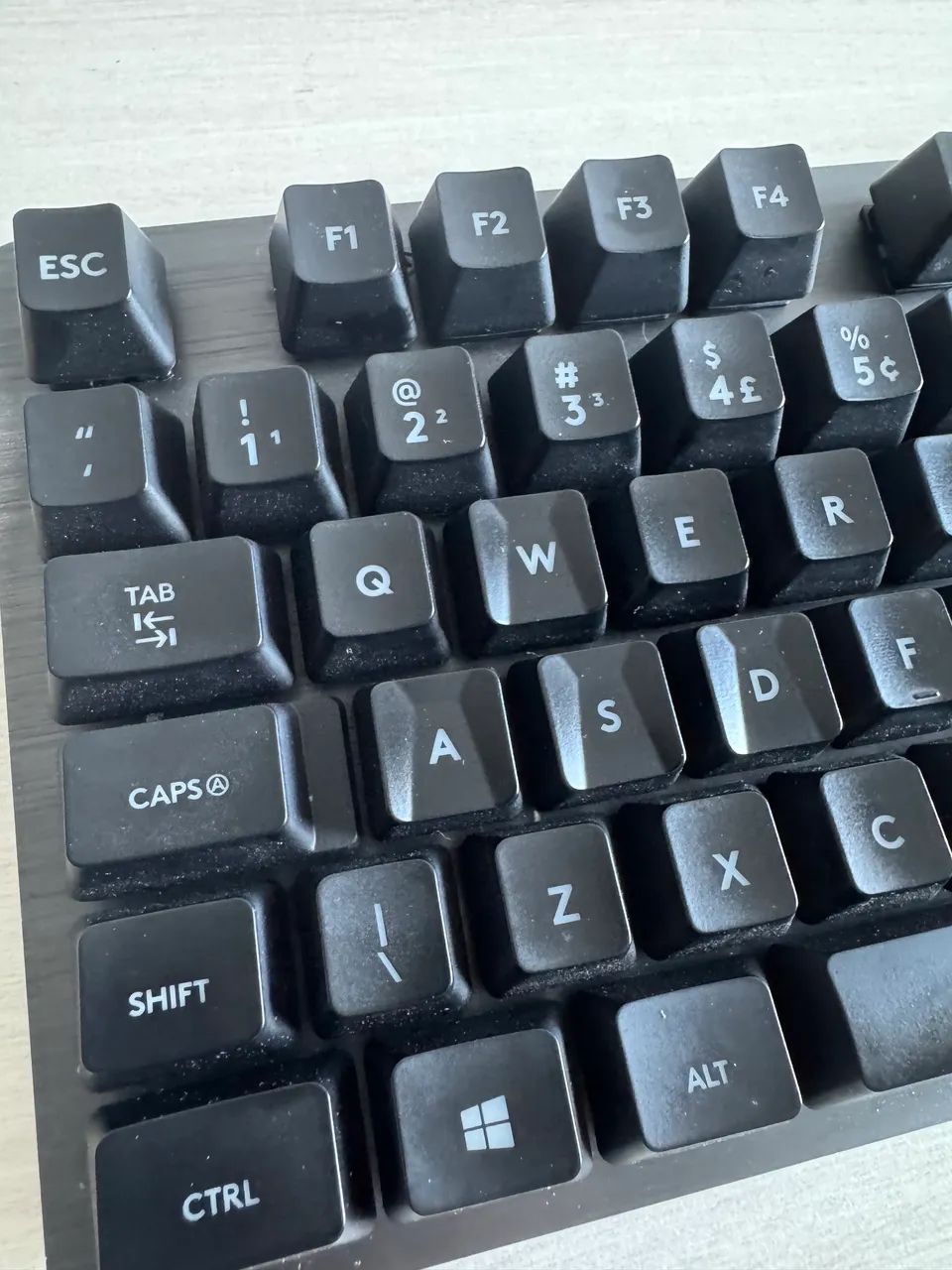 Teclado Logitech G413 