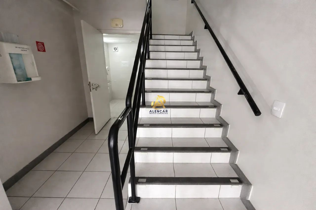 Loja comercial com 415m² na Av. Fernando Ferrari em Goiabeiras  Vitória - Foto 6