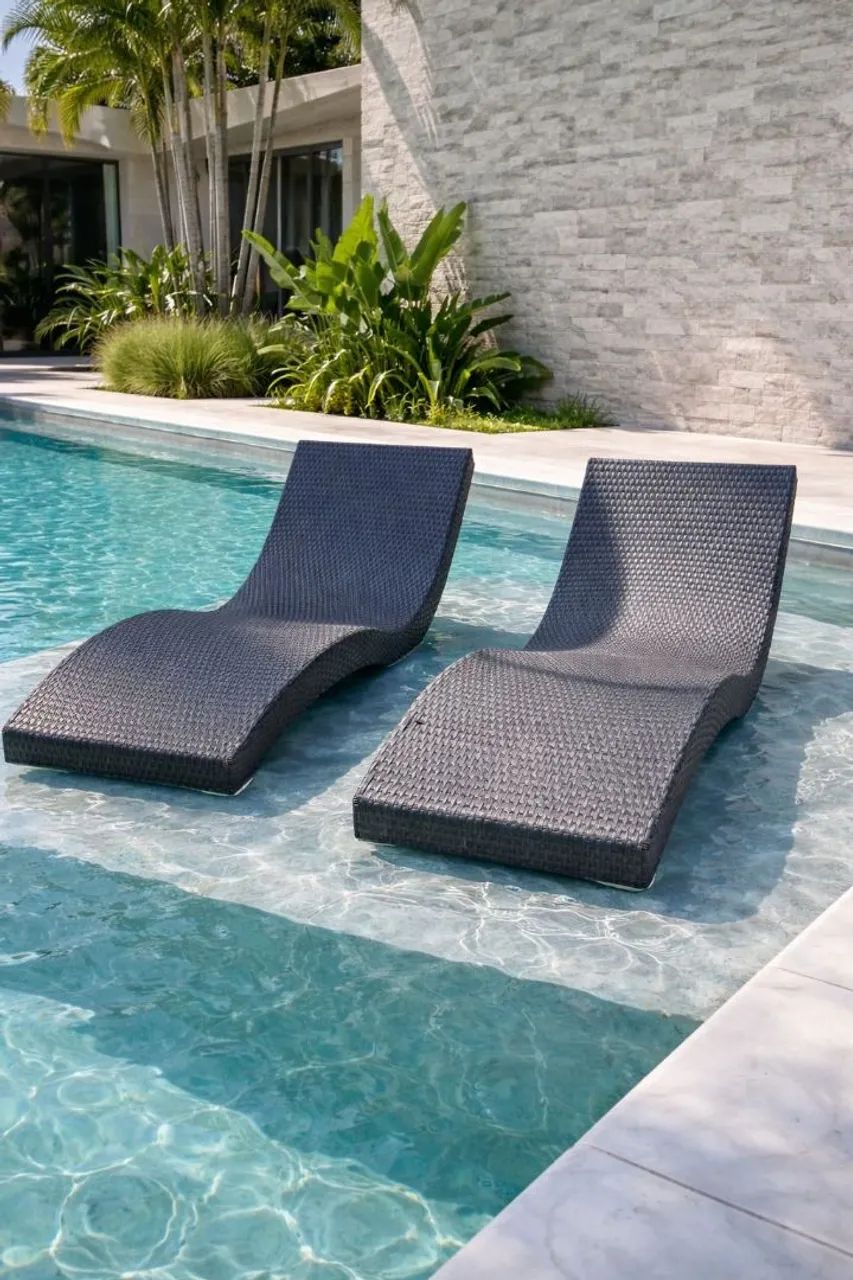 Espriguiçadeira de piscina modelo Cleópatra luxo