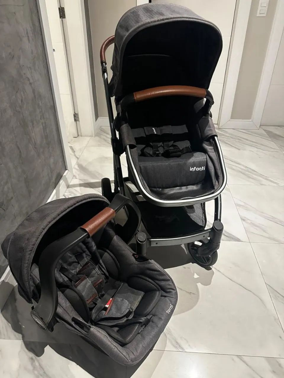 *lCarrinho Infanti Epic Lite Trio