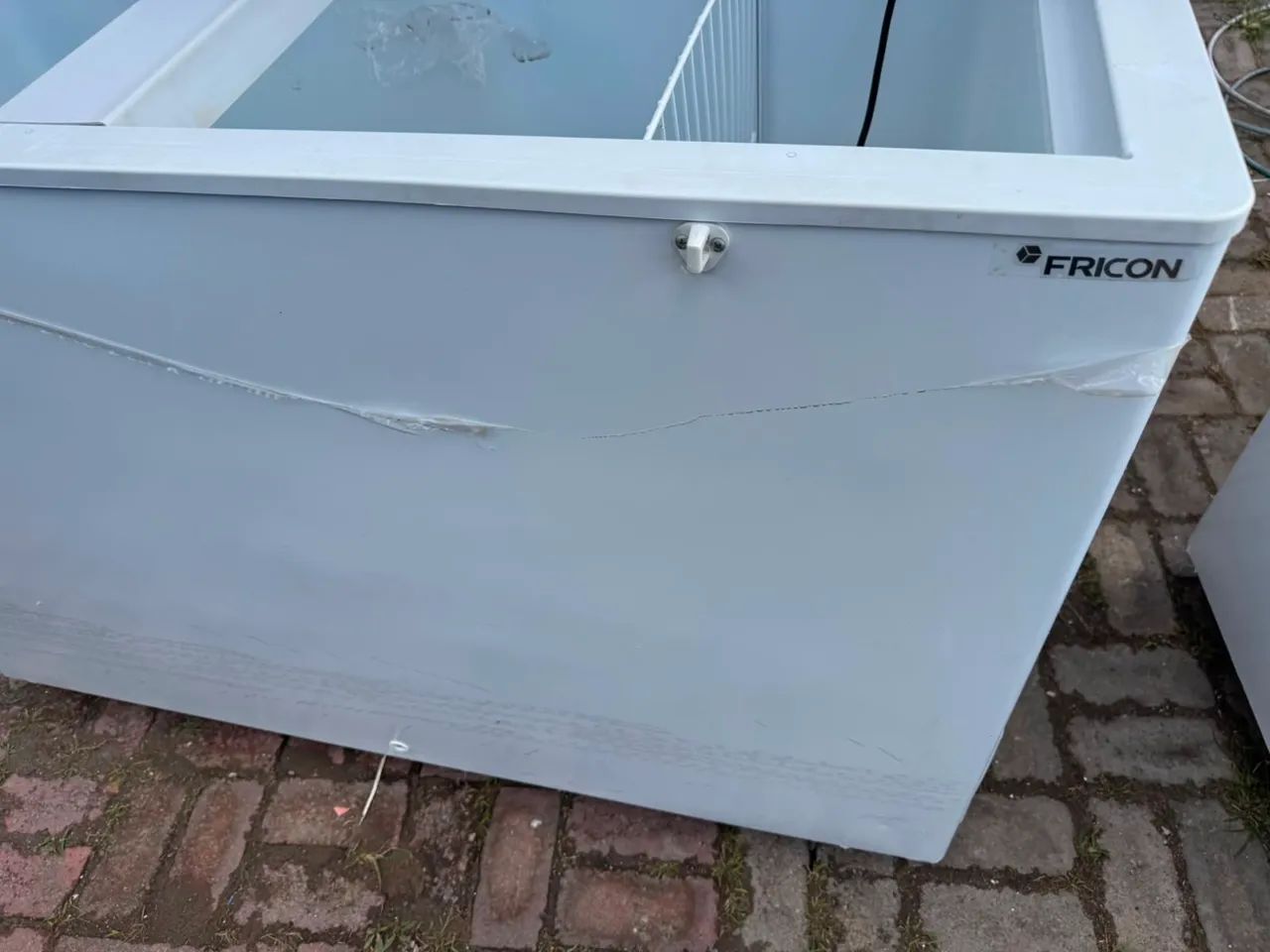 Freezer de 411 litros da fricon
