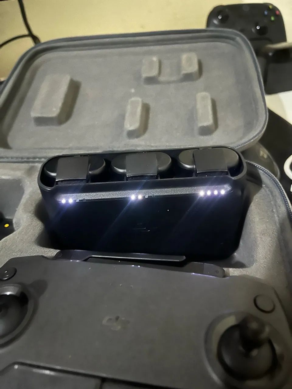 Drone DJI Mini com controle, 3 baterias e acessórios - Foto 3