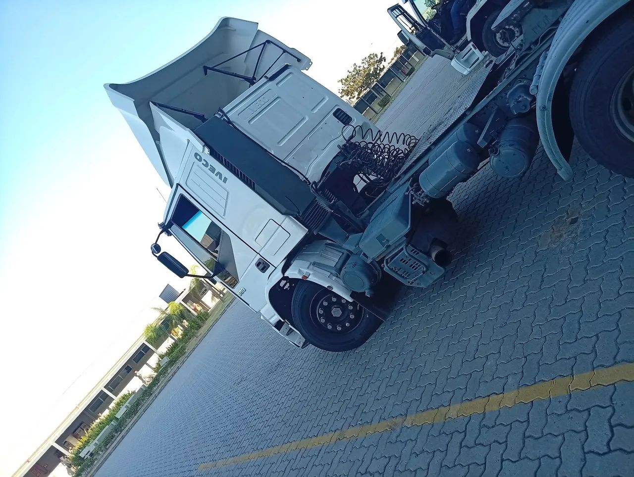 Cavalo mecânico Iveco 320 - Foto 3