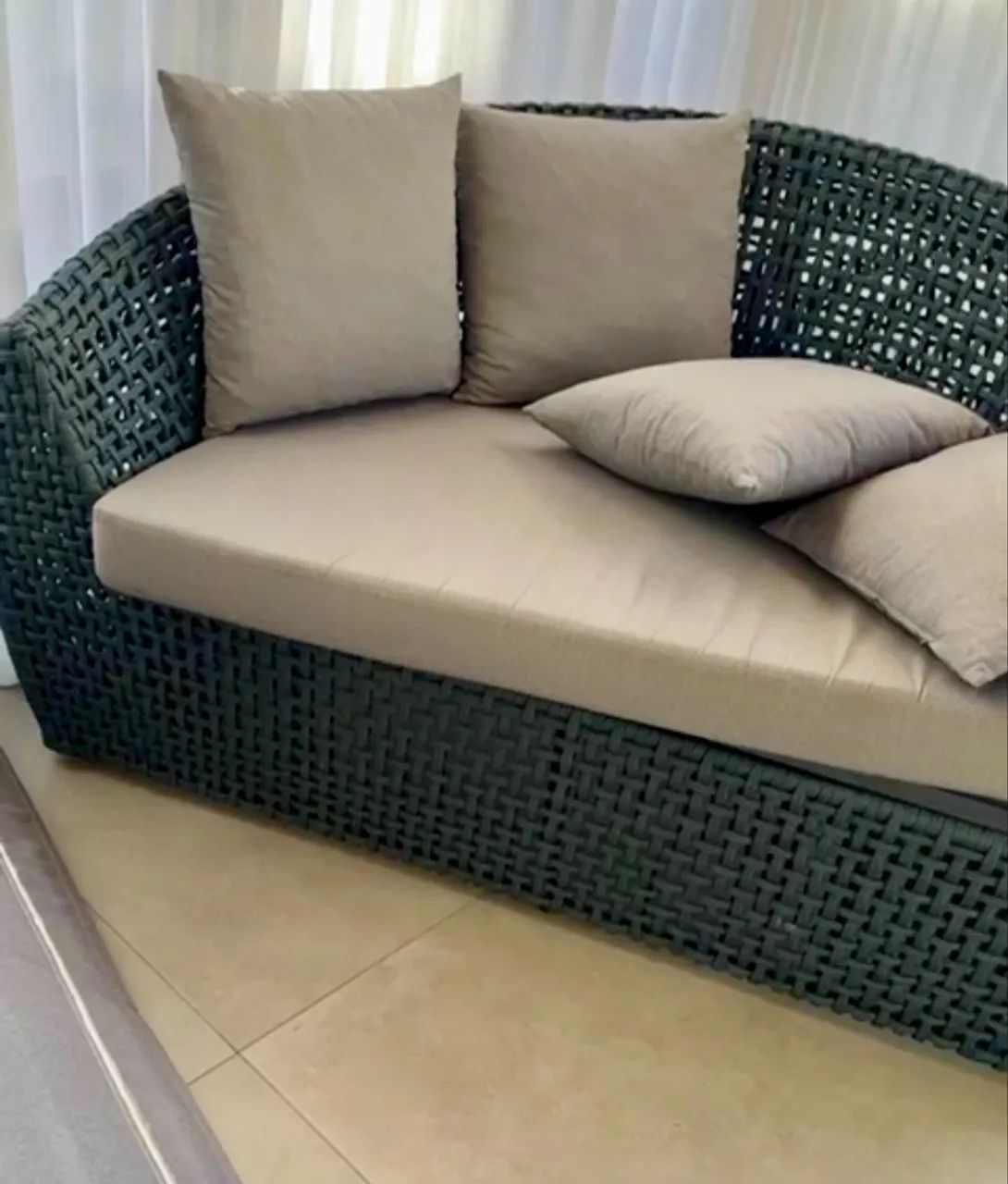 Lindo Sofá Chaise Interior e Exterior  - Foto 3