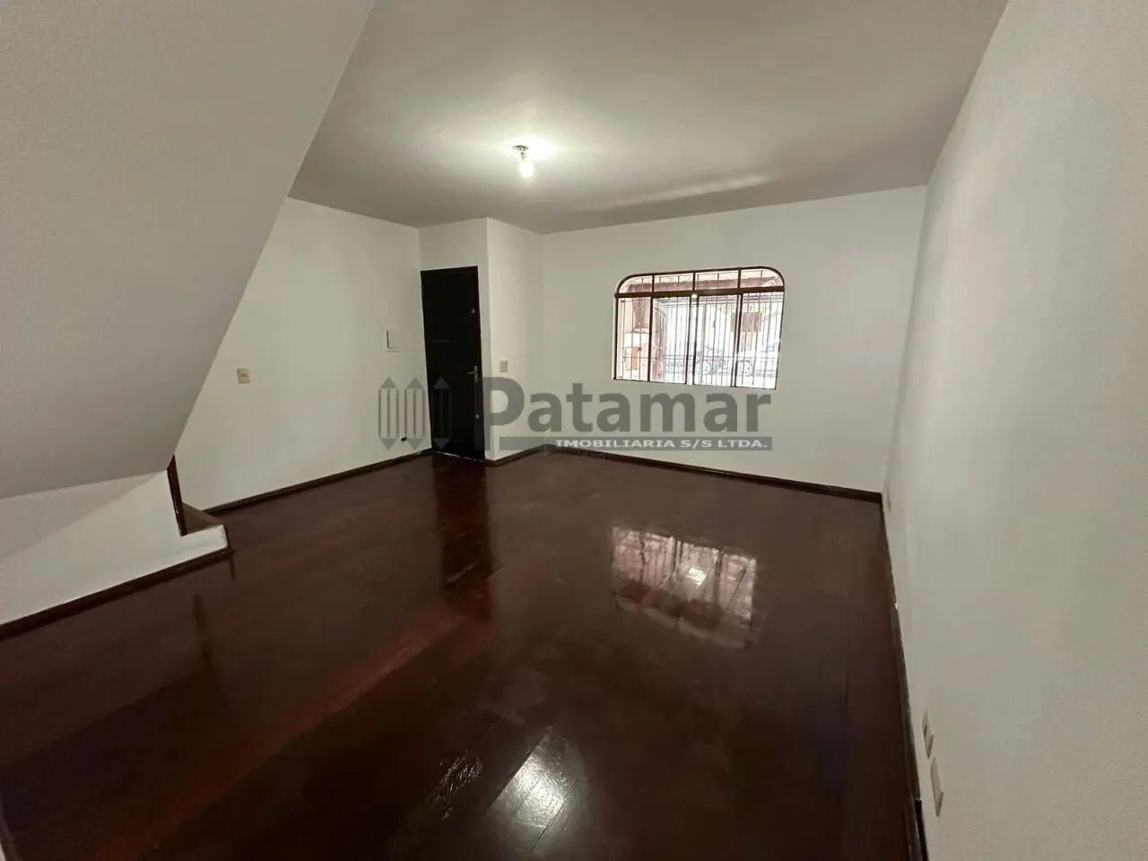 Casa a Venda com 2 quartos, 1 banheiro e 2 vagas no Jardim Ester