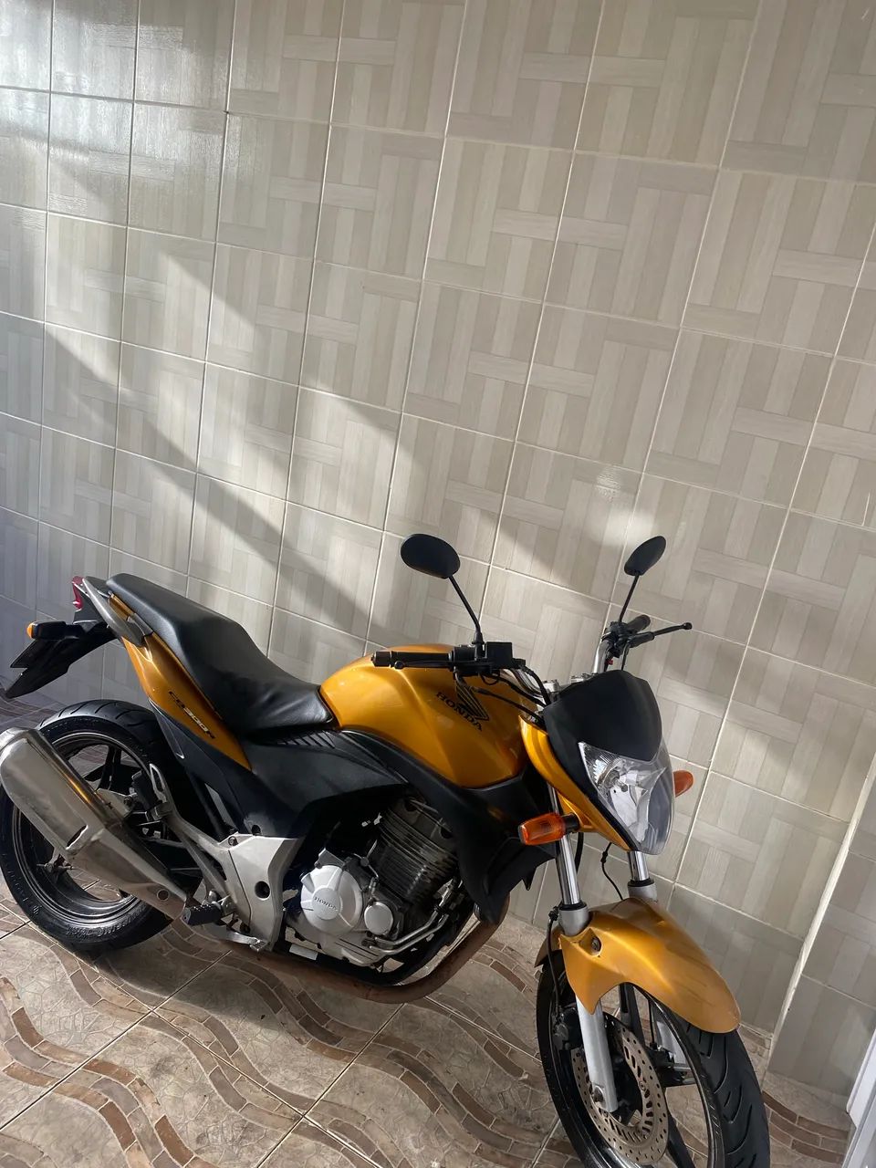 VENDO OU TROCO CB 300r  - Foto 2