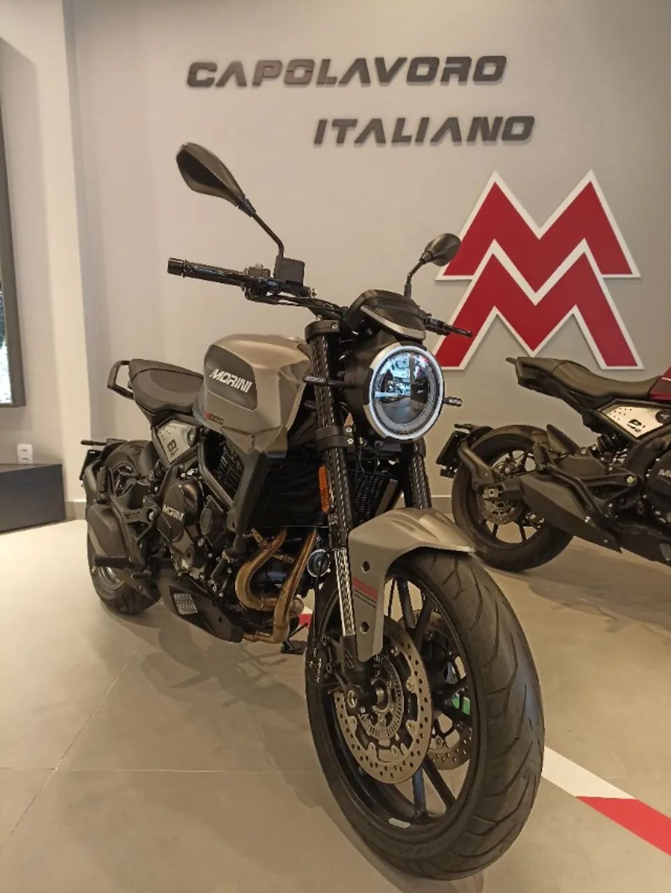 Moto Morini Seiemmezzo STR 650