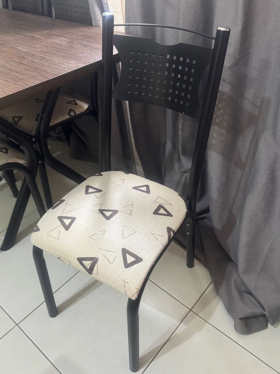 Mesa 6 lugares com cadeiras  - Foto 3
