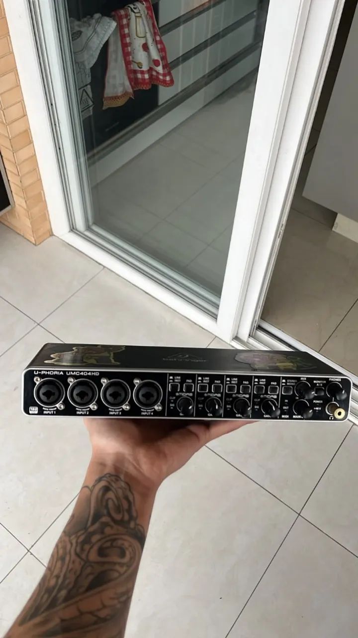 Interface de Audio Behringer Umc404hd