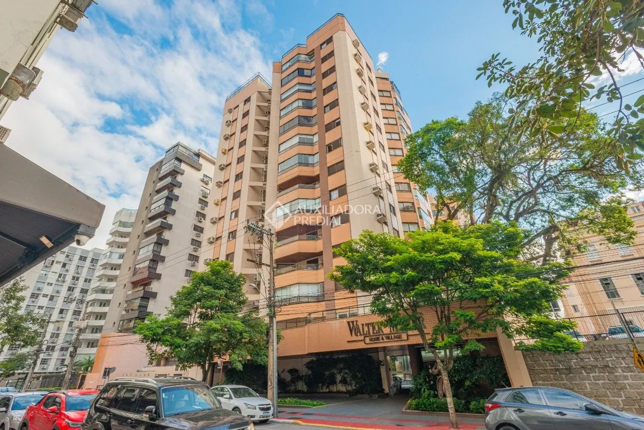 Cobertura à venda no Centro com 5 dormitórios e 270 m² de área útil disponível