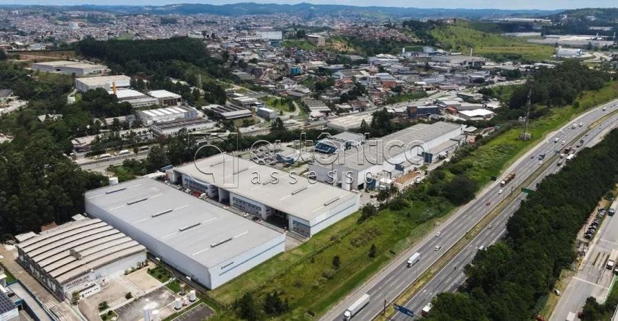 Galpão Modular com 1940m - Locação Jandira