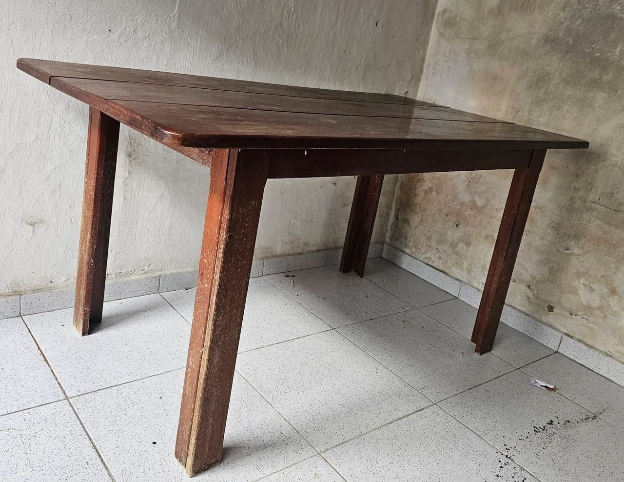 Mesa de Madeira com 6 cadeiras