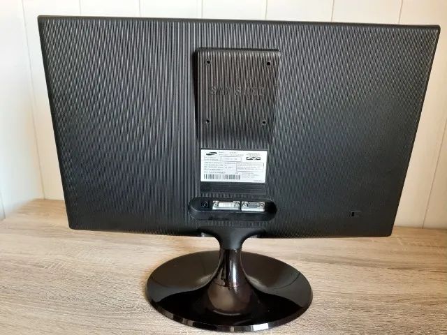 Monitor Led 21,5 Samsung S22C300F - Foto 4