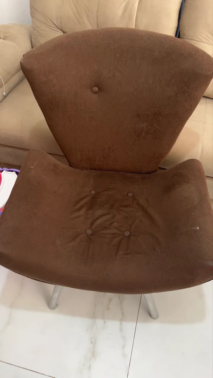 Poltrona Capuchinho Marrom
