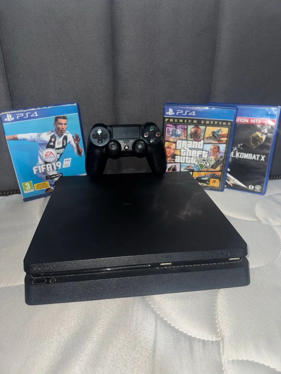 PlayStation 4 slim (1TB).