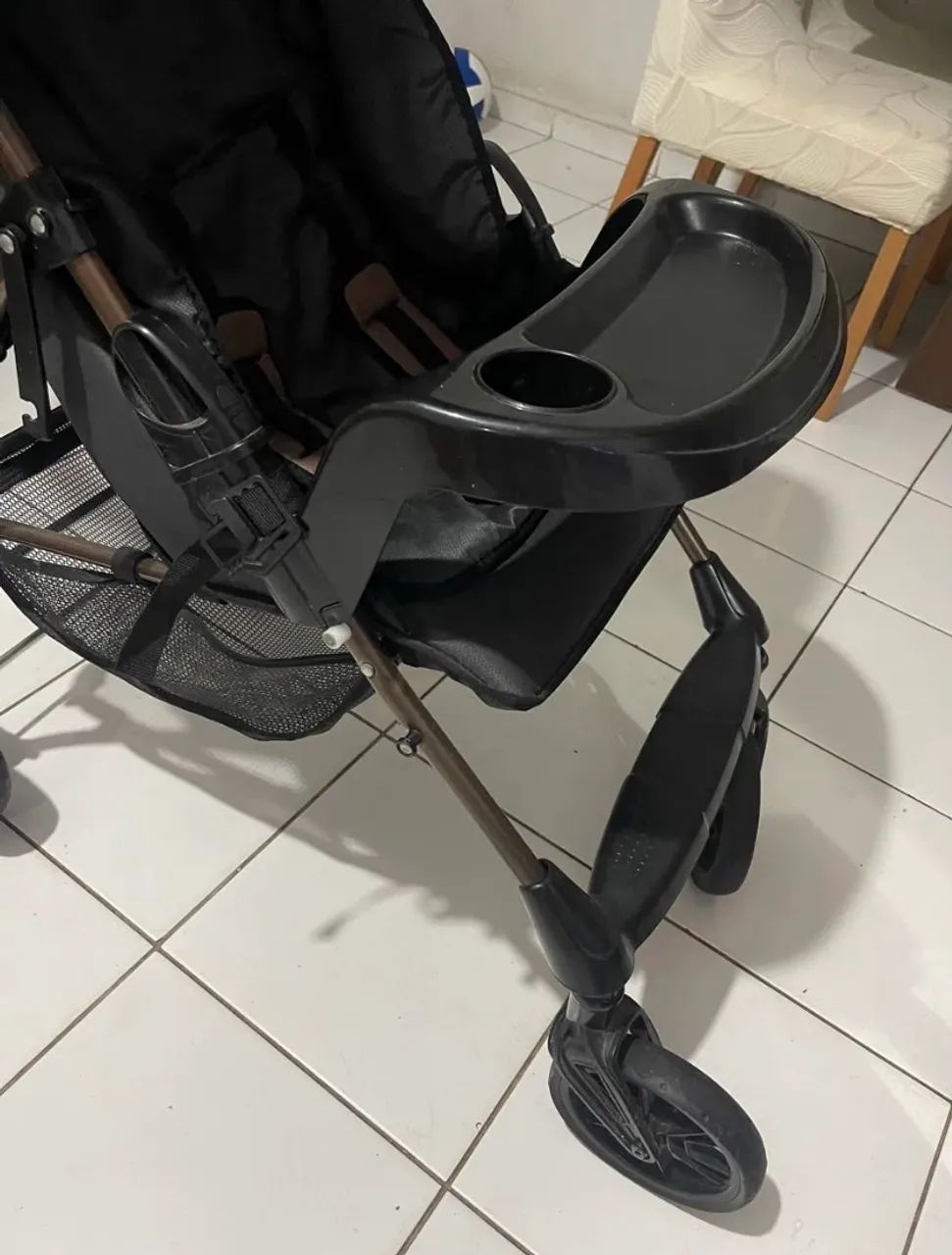 Vendo carrinho de bebê seminovo - Foto 3