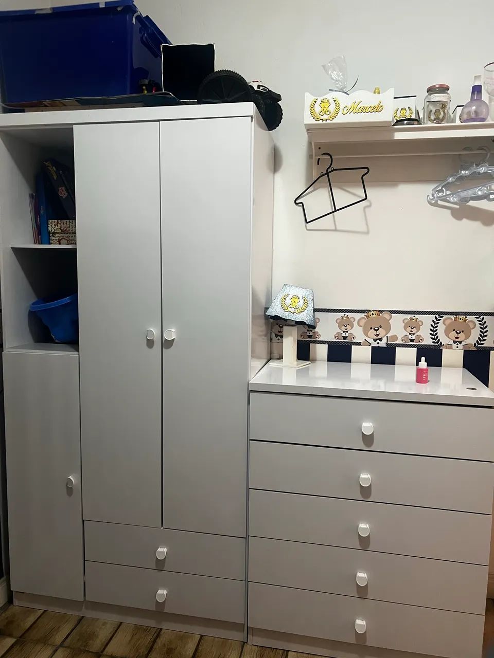 Guarda roupa e cômoda infantil 
