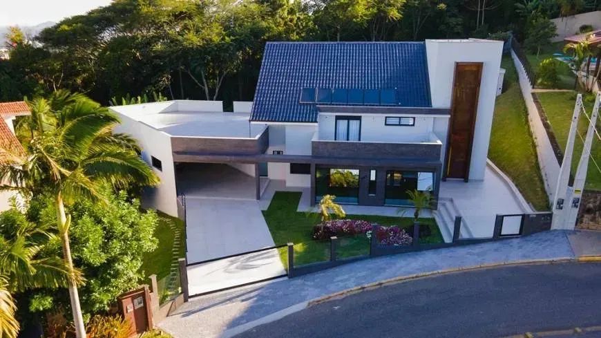 Casa de condomínio para venda com 600 metros quadrados com 4 quartos